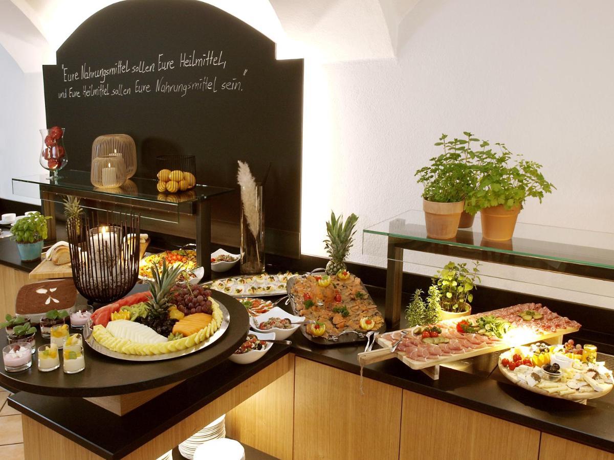 Hotel Restaurant Zum Goldenen Anker Mit Hallenbad & Wellnessbereich Windorf  Ngoại thất bức ảnh