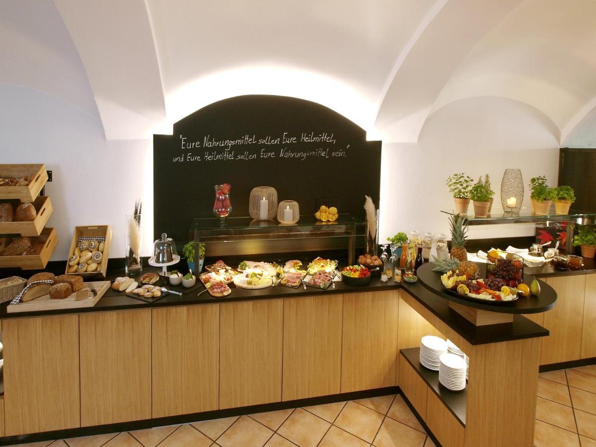 Hotel Restaurant Zum Goldenen Anker Mit Hallenbad & Wellnessbereich Windorf  Ngoại thất bức ảnh