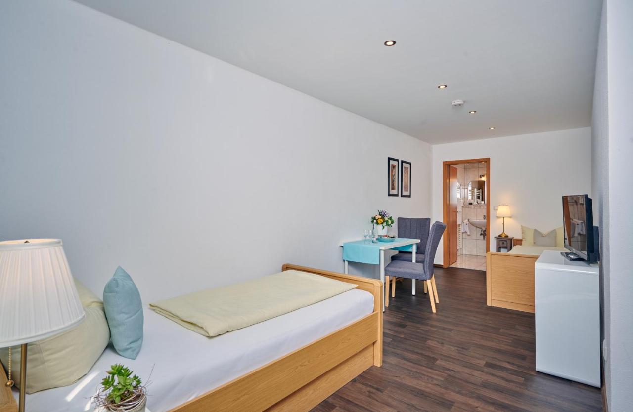 Hotel Restaurant Zum Goldenen Anker Mit Hallenbad & Wellnessbereich Windorf  Ngoại thất bức ảnh