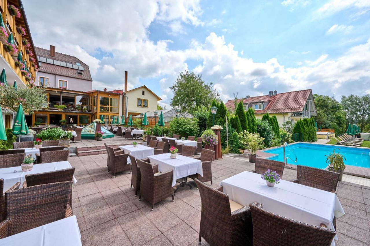 Hotel Restaurant Zum Goldenen Anker Mit Hallenbad & Wellnessbereich Windorf  Ngoại thất bức ảnh