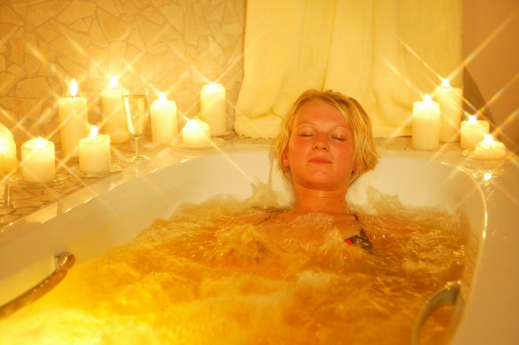 Hotel Restaurant Zum Goldenen Anker Mit Hallenbad & Wellnessbereich Windorf  Ngoại thất bức ảnh