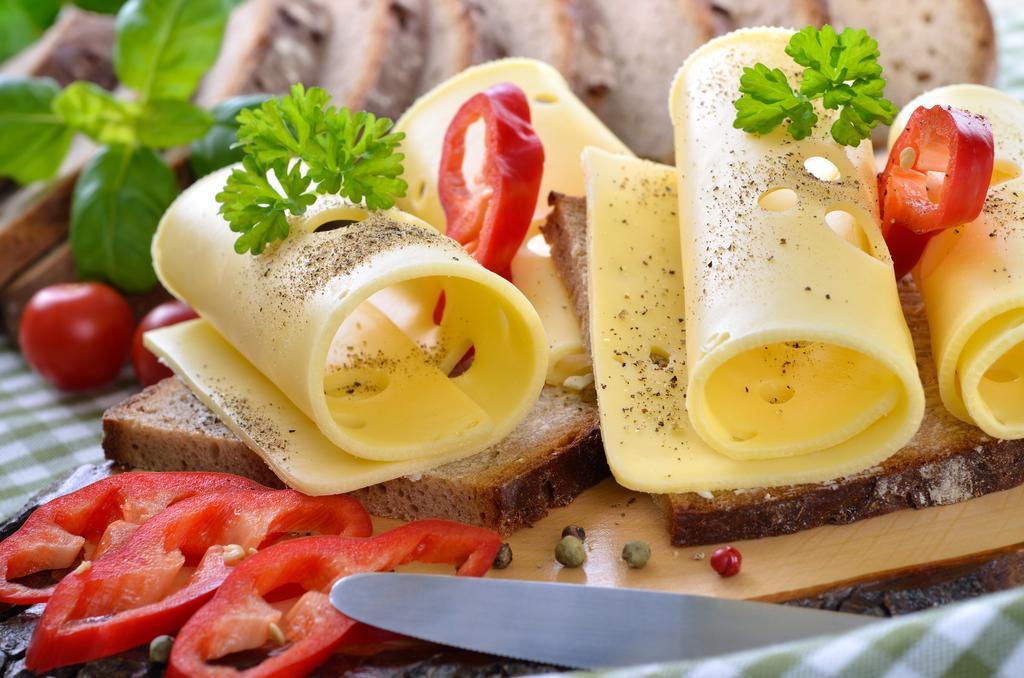 Hotel Restaurant Zum Goldenen Anker Mit Hallenbad & Wellnessbereich Windorf  Ngoại thất bức ảnh